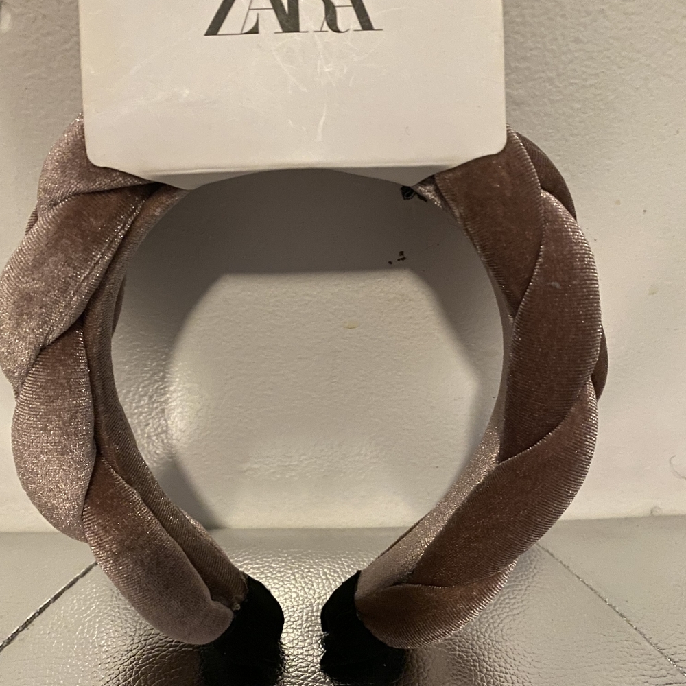 Zara - Picture 3 of 5